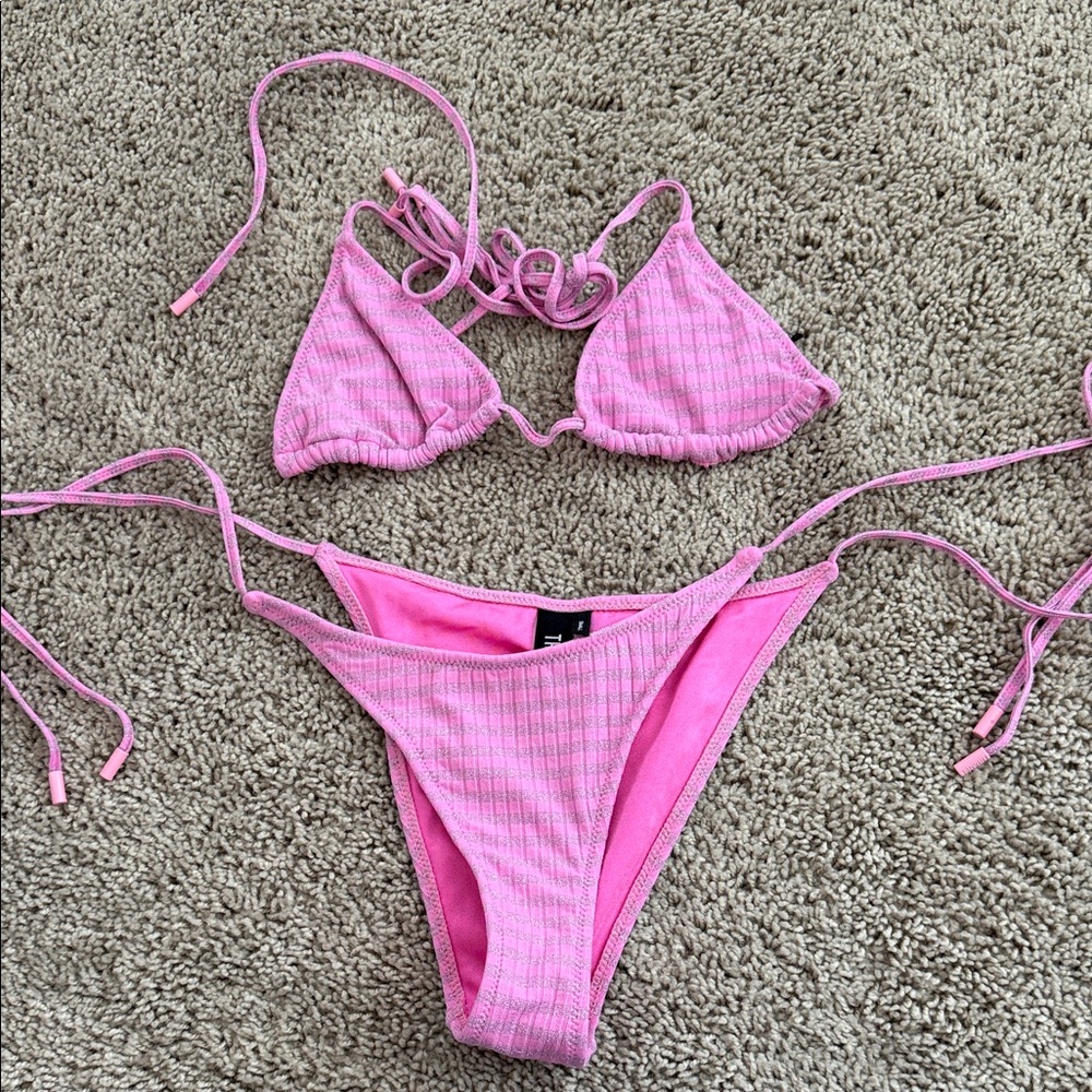 Triangl - Pink Bikini is Set
